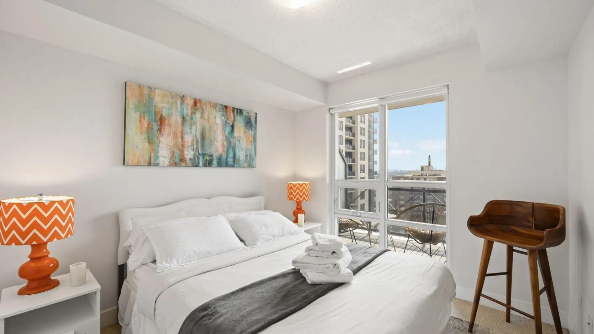 شقة Luxury 2Bdr Condo W Pool, Hot Tub, Sauna & 10M From Airport تورونتو