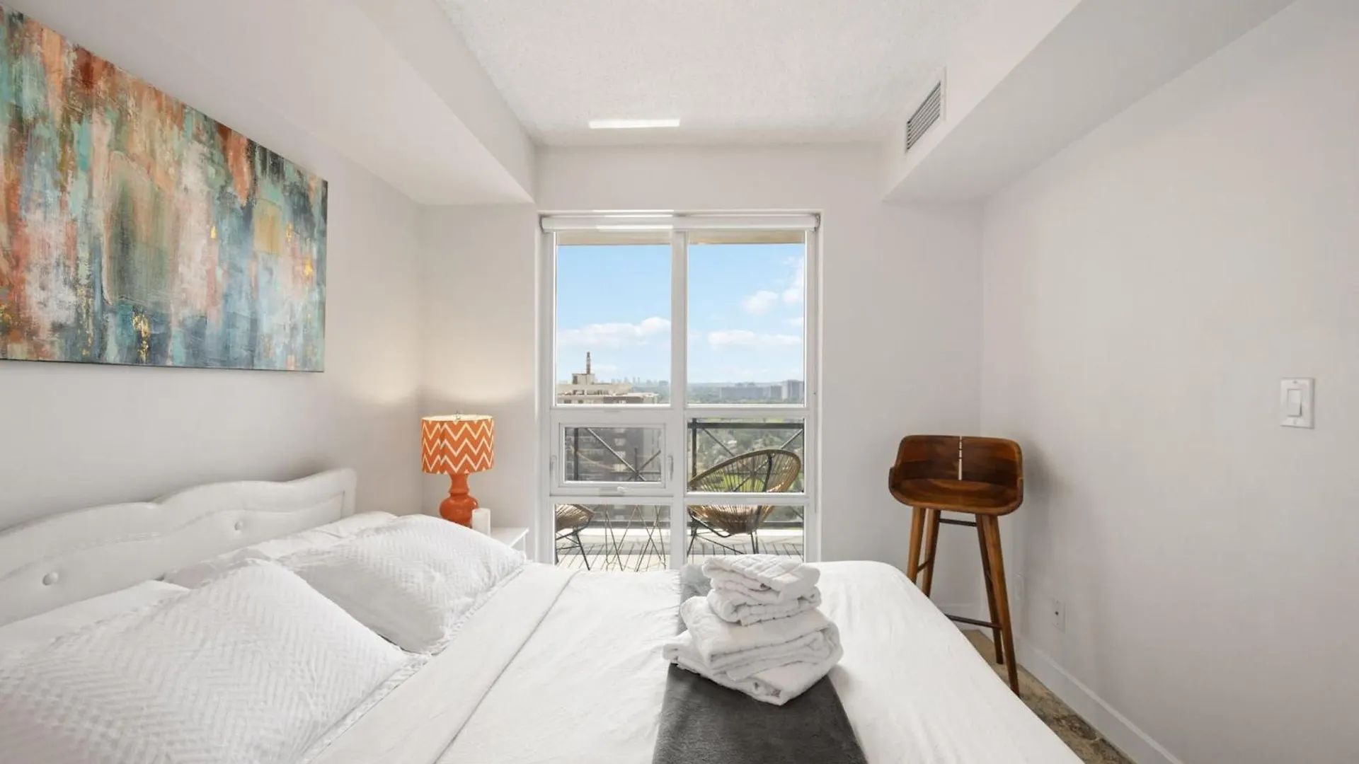 شقة Luxury 2Bdr Condo W Pool, Hot Tub, Sauna & 10M From Airport تورونتو