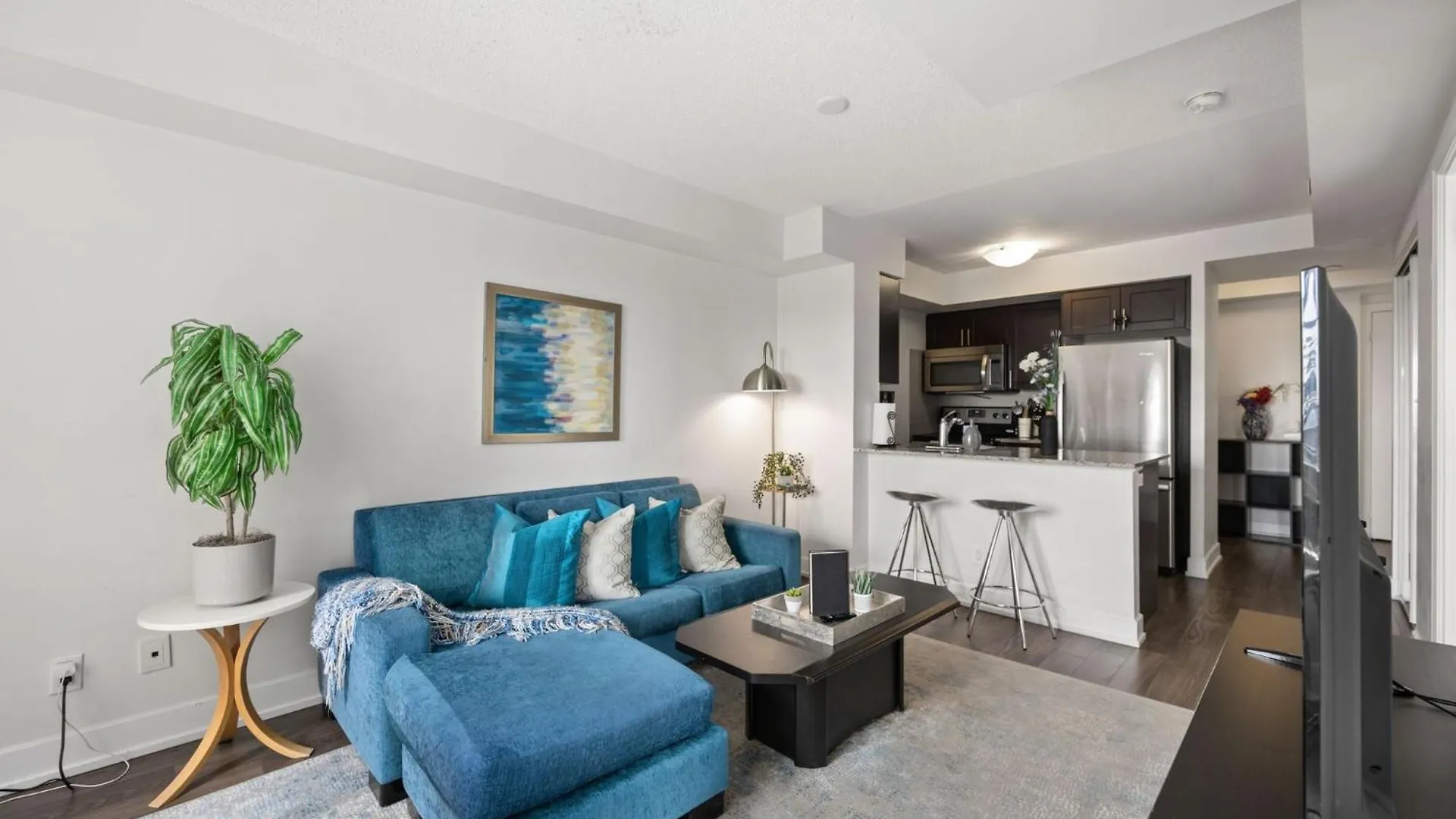 شقة Luxury 2Bdr Condo W Pool, Hot Tub, Sauna & 10M From Airport تورونتو
